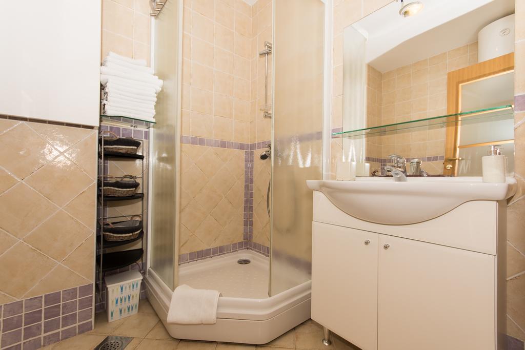 Apartment Labadusa โตรกีร์ ภายนอก รูปภาพ